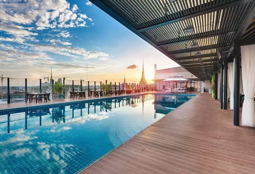 Nagaworld Hotel & Entertainment Complex