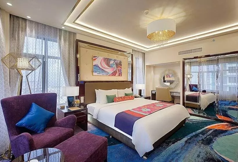 Nagaworld Hotel & Entertainment Complex