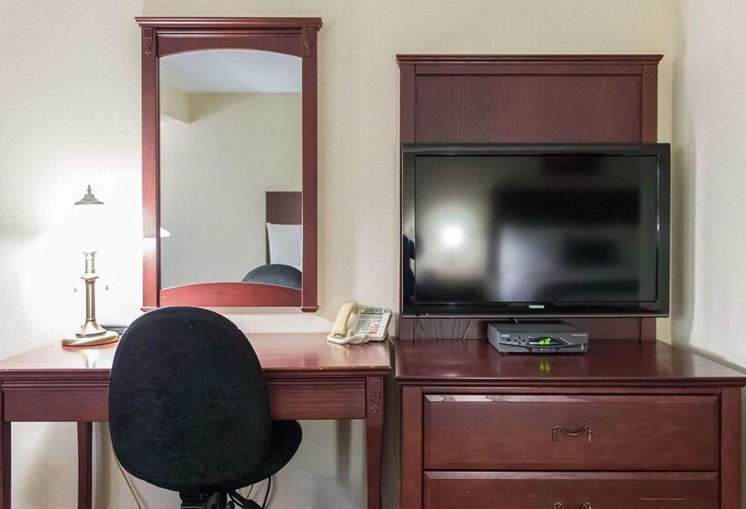 فندق Quality Inn  Mont Laurier