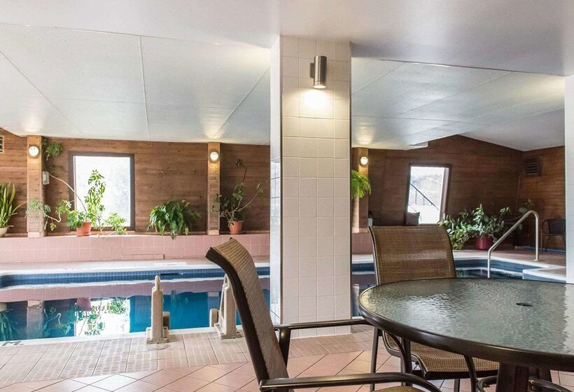 فندق Quality Inn  Mont Laurier