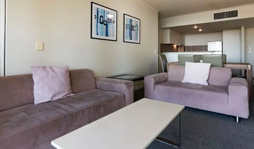 فندق Swell Resort Burleigh Heads