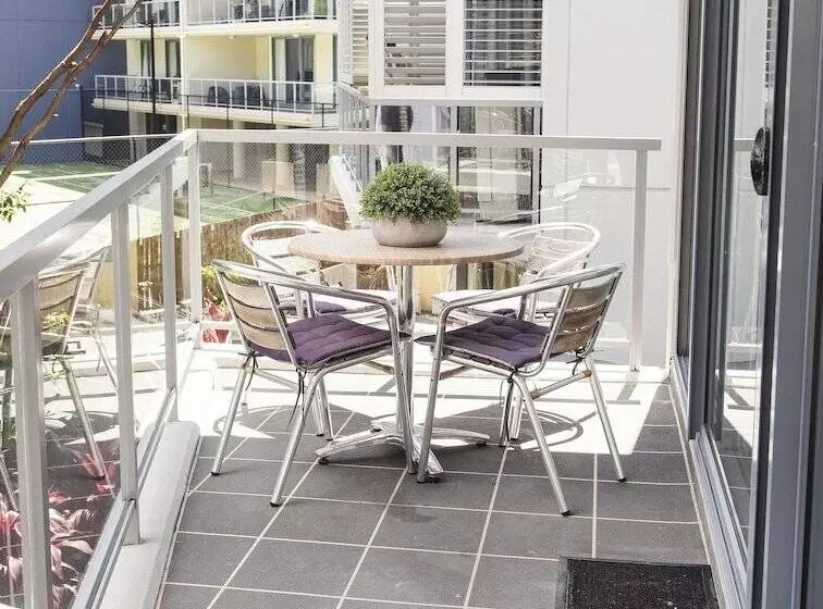 فندق Swell Resort Burleigh Heads