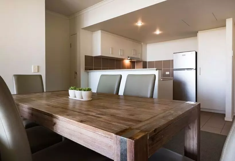 فندق Swell Resort Burleigh Heads