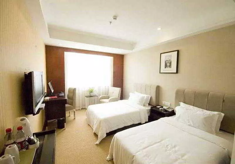 Отель Yijia Business Inn