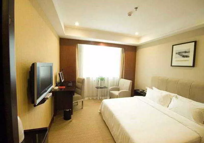 Отель Yijia Business Inn