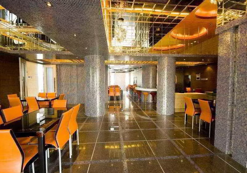 Отель Yijia Business Inn