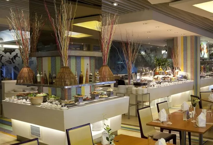 Nagaworld Hotel & Entertainment Complex