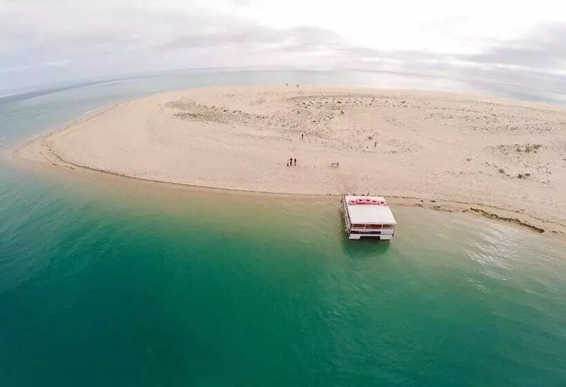 Real Marina Residence