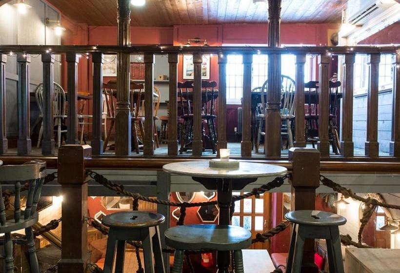 فندق صغير Pub On The Hoe