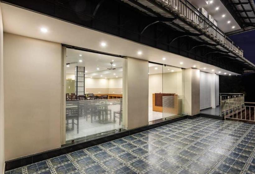 ホテル Lake Forest Munnar