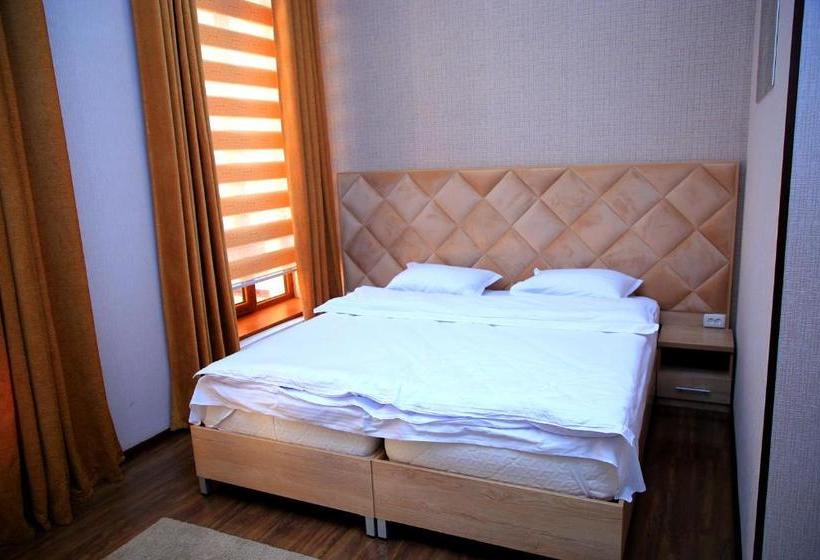 בית מלון כפרי Luxe House