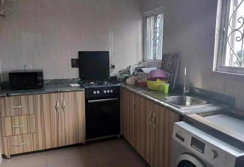 پانسیون Room In Lodge   Blooms Spot Hotel Self Service Apartment