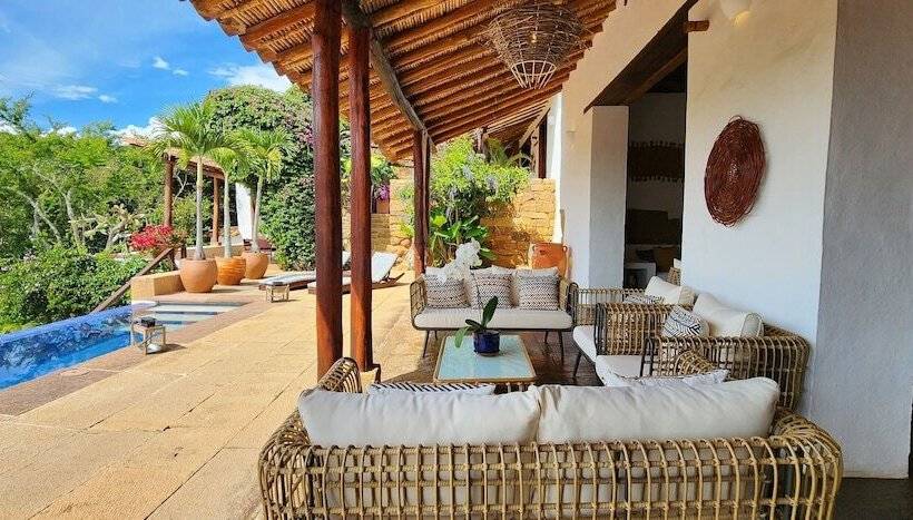 تختخواب و صبحانه Casa Yahri