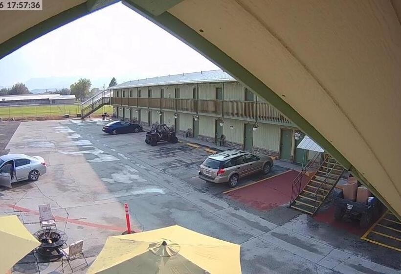 호텔 Bear Counrty Inn