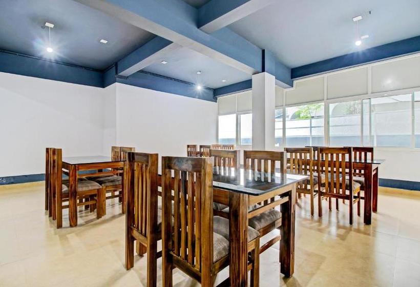 בית מלון כפרי Vaccinated Staff  Capital O Kov082 Country Club Hospitality