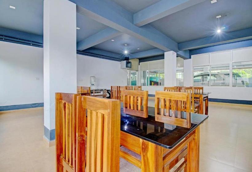 בית מלון כפרי Vaccinated Staff  Capital O Kov082 Country Club Hospitality