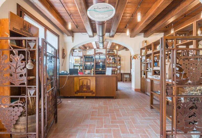 ホテル Collina Dei Poeti