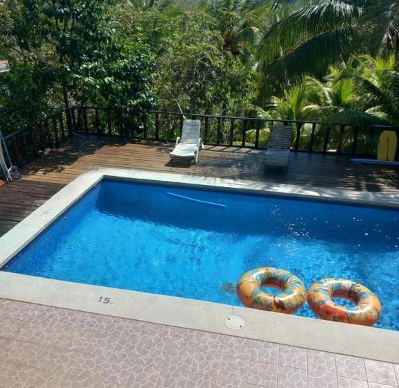 فندق Iguana Libre