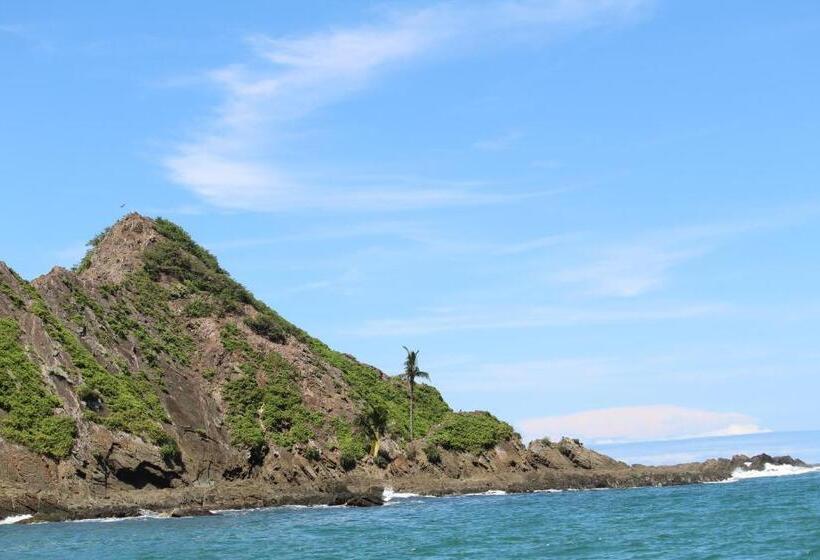 فندق Iguana Libre