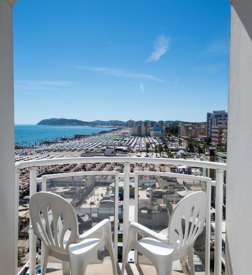 ホテル International