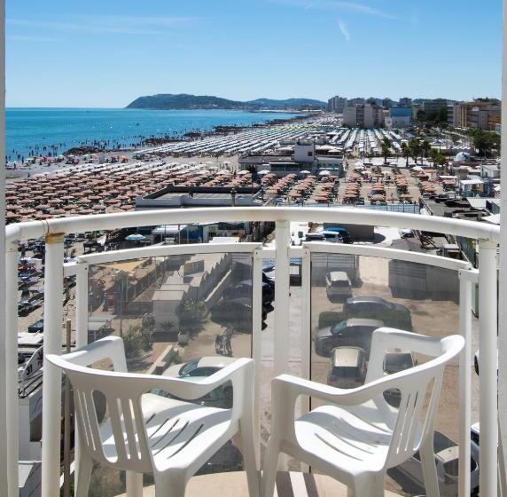 ホテル International