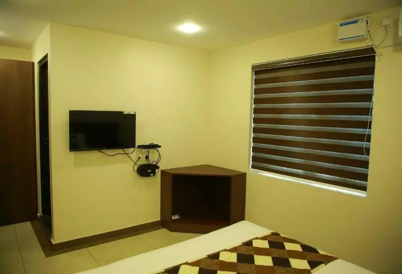 Hotelli Kalathil Tourist Home