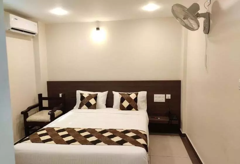 Hotelli Kalathil Tourist Home