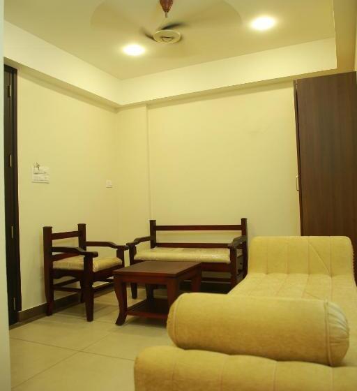 فندق Kalathil Tourist Home