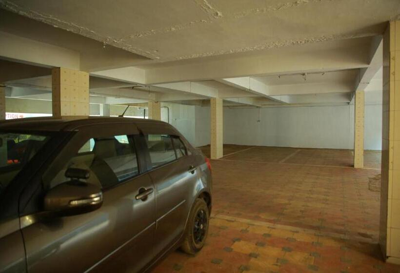 فندق Kalathil Tourist Home