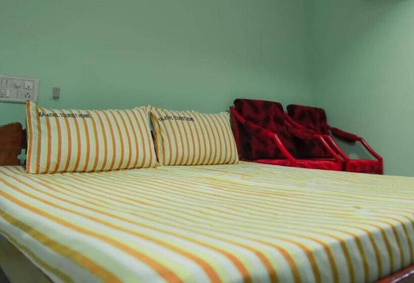 فندق Kalathil Tourist Home