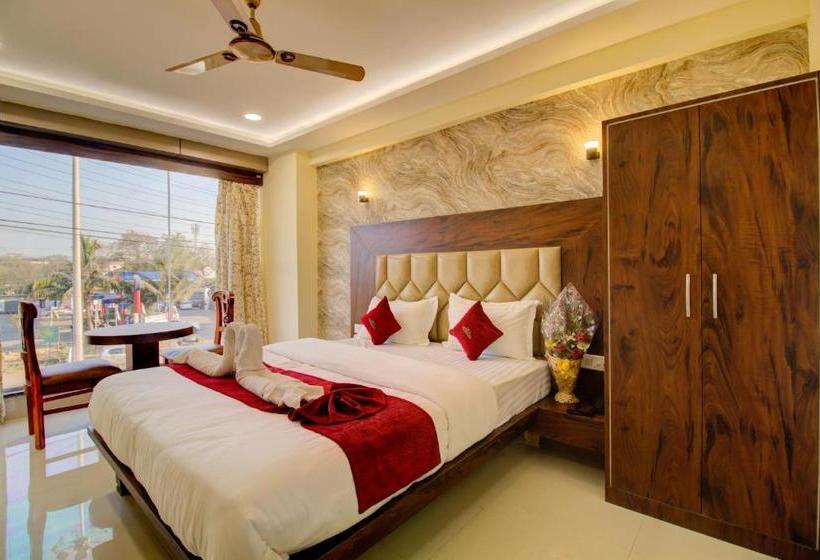 فندق Samaira Residency,dombivali