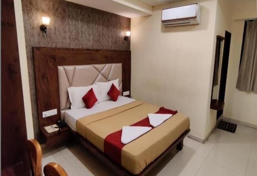 فندق Samaira Residency,dombivali