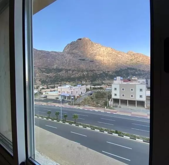 أزد للشقق المخدومة
