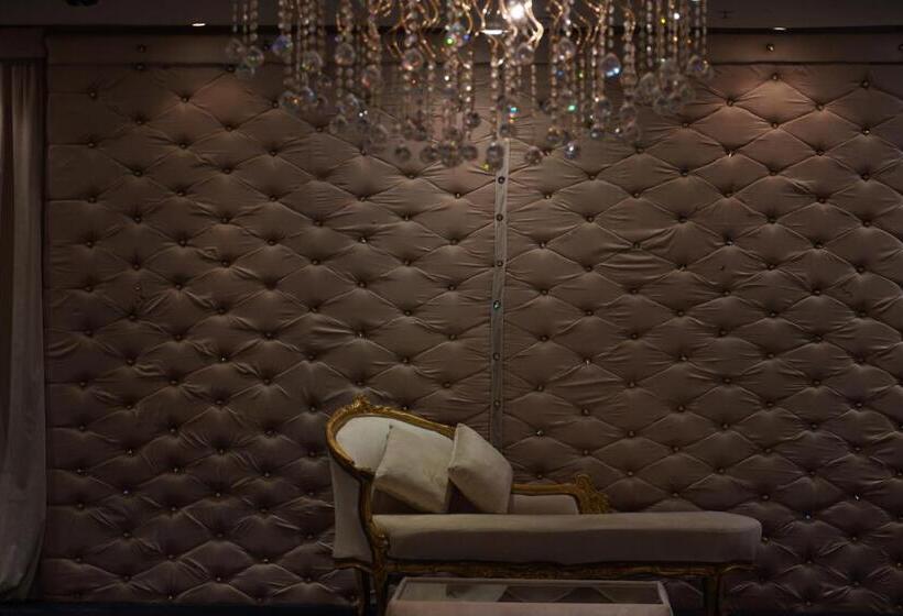 בית מלון כפרי Crystal Blue Rabigh 2