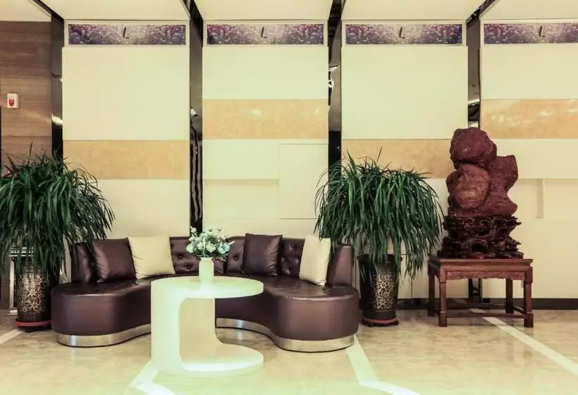 Lavande Hotel Alxa Zuoqi Tullict South Road