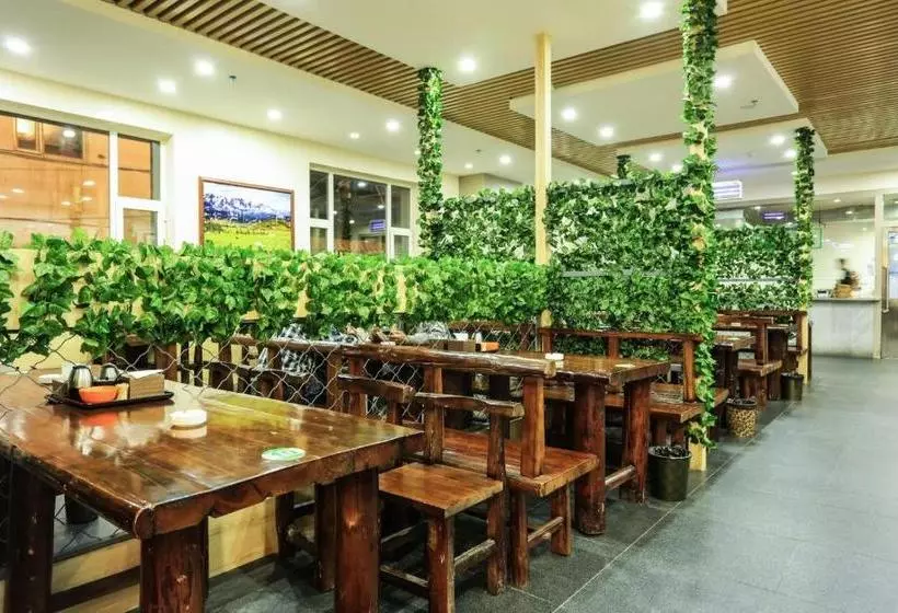 Lavande Hotel Alxa Zuoqi Tullict South Road