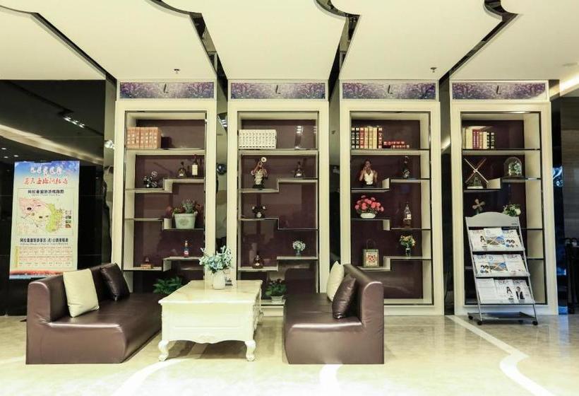 Lavande Hotel Alxa Zuoqi Tullict South Road