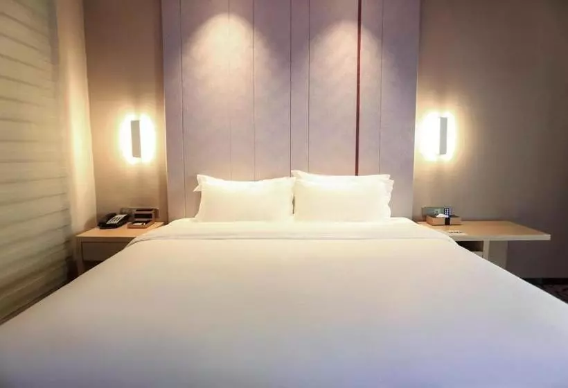 Lavande Hotel Alxa Zuoqi Tullict South Road