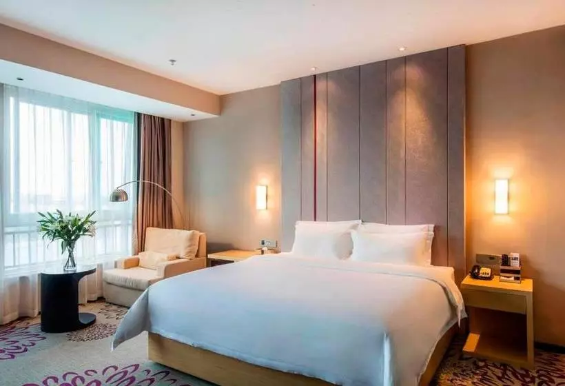 Lavande Hotel Alxa Zuoqi Tullict South Road