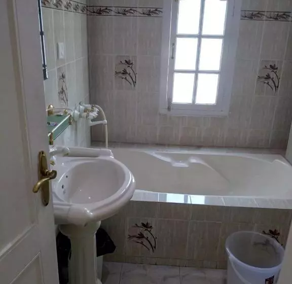 Mashoo Resorts , Bhuntar