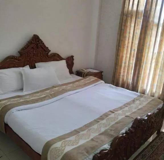 Mashoo Resorts , Bhuntar