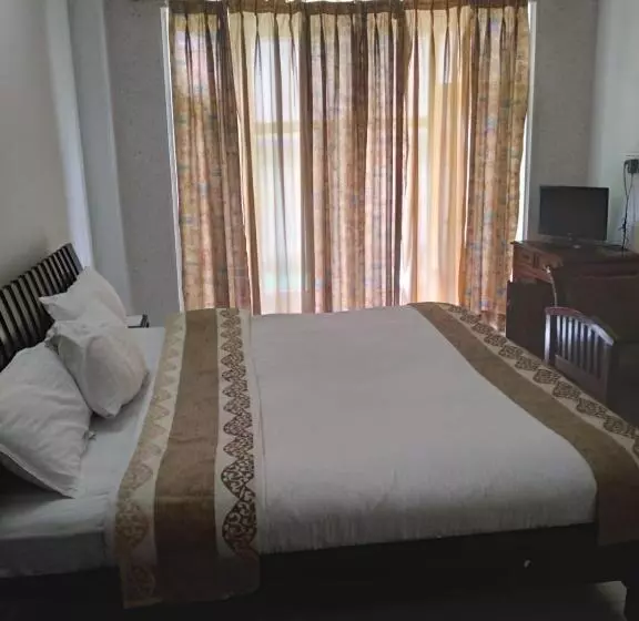 Mashoo Resorts , Bhuntar