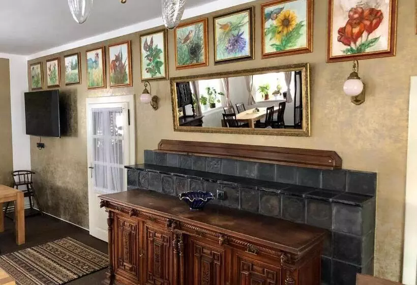 Maxmillian Pension & Restaurant