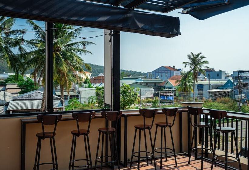 پانسیون The Yard Phu Quoc