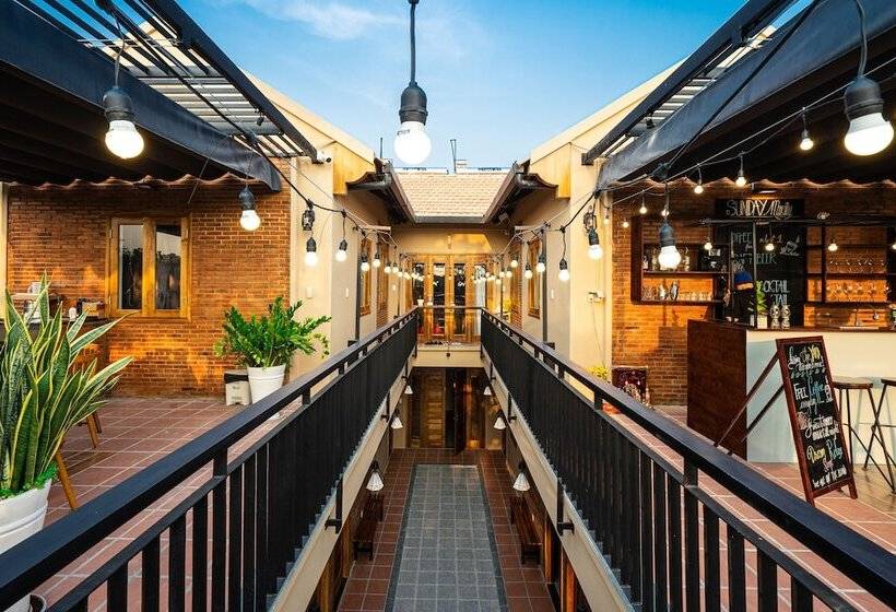 پانسیون The Yard Phu Quoc