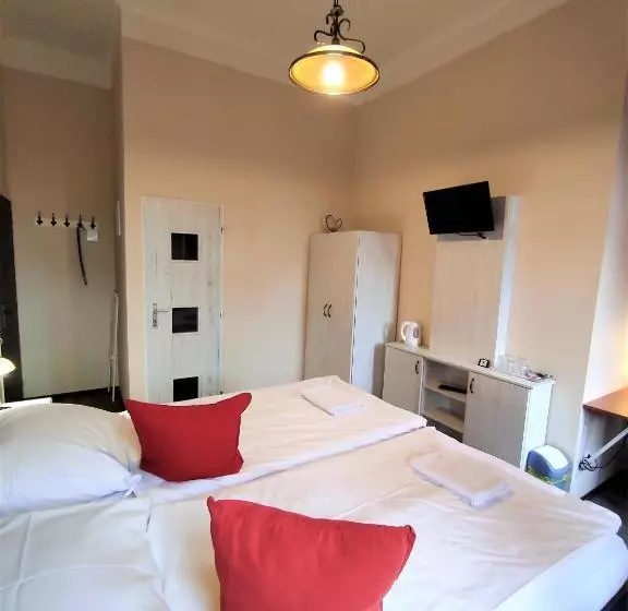 Sherwood Hotel Vojkovice Nad Ohří