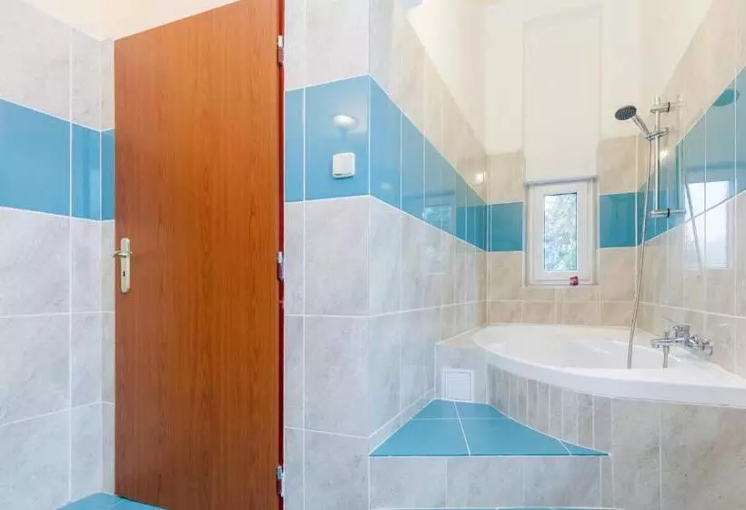 Sherwood Hotel Vojkovice Nad Ohří