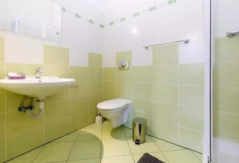 Sherwood Hotel Vojkovice Nad Ohří