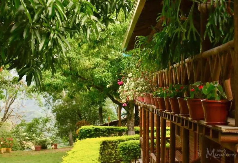 ユースホステル Hostería Miraflores