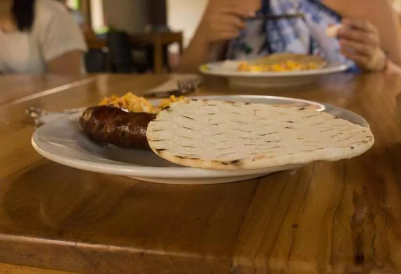 ユースホステル Hostería Miraflores